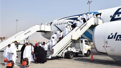 510 حجاج يتجهون إلى المدينة.. ثاني أفواج حجاج الجمعيات يغادر إلى الأراضي المقدسة اليوم 