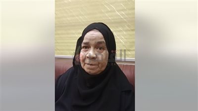 طلبت من الرئيس عمرة واستجاب ليا.. أول ظهور لـ الحاجة تفيدة من دار المسنين بعد زيارة السيسي بالبحيرة