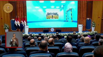 الرئيس السيسي يفتتح عددًا من المشروعات القومية عبر الفيديو كونفرنس 