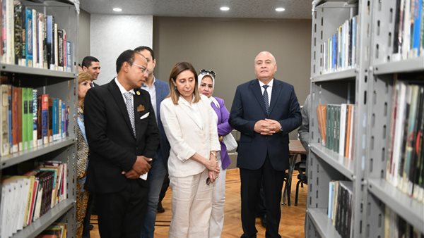 وزيرة الثقافة