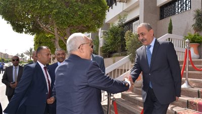 محافظ الإسماعيلية يستقبل وزير التعليم في مستهل زيارته للمحافظة
