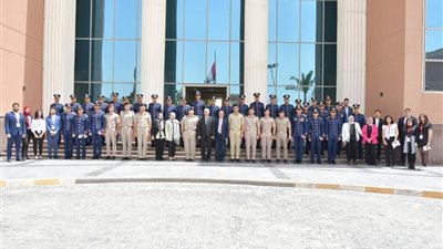 الأكاديمية العسكرية تنظم زيارة لعدد من أعضاء هيئة التدريس والطلبة لجامعة القاهرة التكنولوجية