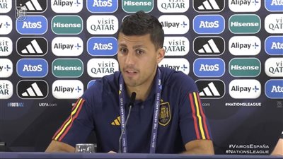 رودري: بوسكيتس أفضل لاعب وسط في تاريخ كرة القدم 