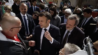 أردت فقط لفت انتباه ماكرون.. كواليس محاكمة المتهم بمحاولة اغتيال الرئيس الفرنسي