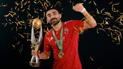 حقيقة رحيل خالد عبد الفتاح عن الأهلي بسبب عمر كمال | خاص