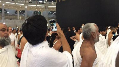 ما حكم كثرة الانشغال بالتصوير أثناء أداء مناسك الحج؟ الإفتاء تجيب 