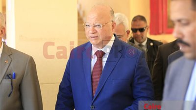 محافظ القاهرة يتفقد امتحانات الثانوية العامة 2023 بمدرسة طبري الحجاز