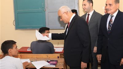 وزير التربية والتعليم يتابع امتحانات الثانوية العامة من لجان الشرقية