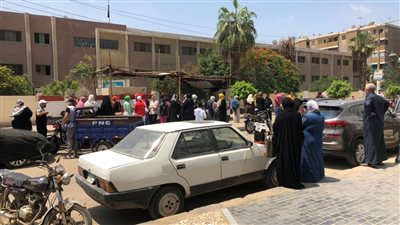 طلاب الثانوية العامة بالقليوبية: امتحان العربي سهل ولكن الوقت غير كاف