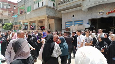 طلاب الثانوية العامة بالدقهلية عن امتحان اللغة العربية: متوسط ويحتاج إلى وقت أطول 