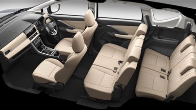 7 راكب.. مقارنة بين ميتسوبيشي إكسباندر وتويوتا روميون في مصر