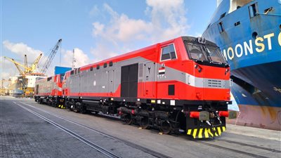 وزير النقل يعلن وصول دفعة جديدة من الجرارات الأمريكية إلى ميناء الإسكندرية