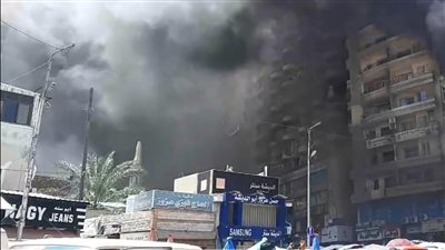 حريق في سوق المندرة بالإسكندرية.. والحماية المدنية تحاول السيطرة عليه