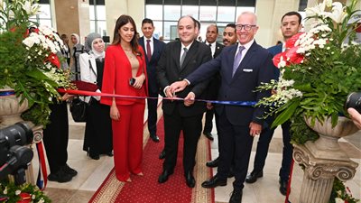 وزير التجارة يفتتح معرض مواد البناء والتشييد 