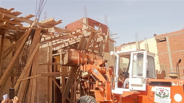 جانب من أعمال الإزالة