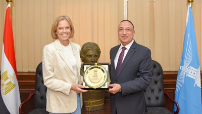 لتعزيز سبل التعاون.. محافظ الإسكندرية يستقبل سفير النرويج