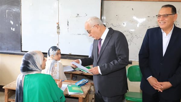 وزير التعليم من داخل