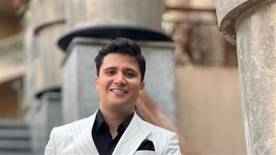 أحمد المغازي: الملابس الفضفاضة موضة صيف 2023