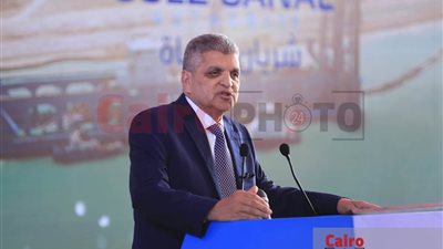 رئيس هيئة قناة السويس: الاتفاق مع شركة صينية على إنشاء 6 قاطرات