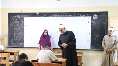 أمين البحوث الإسلامية يتفقد امتحانات الشهادة الثانوية الأزهرية للقسم العلمي بالمنوفية
