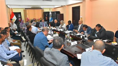 وفد من مياه الأقصر والبنك الإفريقي يتفقدان مشروع الصرف الصحي لخدمة 10 قرى