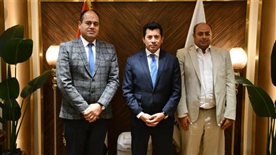 وزير الشباب والرياضة يصدر قرارا بتغيير بعض قيادات الوزارة 