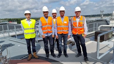 نائب وزير الإسكان يبحث مع كبرى الشركات الفرنسية أحدث أساليب تحلية مياه الشرب