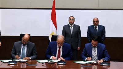 رئيس الوزراء يشهد توقيع عقد لتوريد غاز الهيدروجين وإنشاء وحدة خاصة لتجهيزه وتسويقه