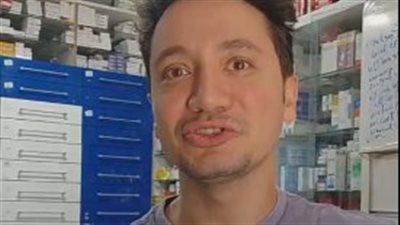 طبيب صيدلي بالهرم يدشن مبادرة لإعطاء الدواء بالمجان للمرضى غير القادرين| بث مباشر