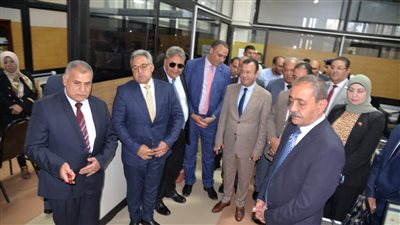 محافظ الإسماعيلية ولجنة الإدارة المحلية بمجلس النواب يتفقدون وحدة المتغيرات المكانية والمركز التكنولوجي لخدمة المواطنين