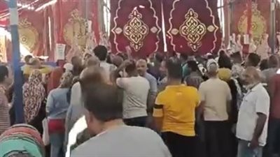 220 جنيهًا للكيلو.. توافد كبير لشراء اللحوم في مبادرة معًا ضد الغلاء بالبحيرة | بث مباشر
