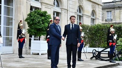 السيسي يحضر مأدبة عشاء القادة المشاركين في قمة ميثاق التمويل العالمي الجديد