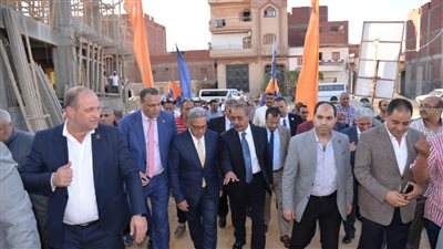 محافظ الإسماعيلية ولجنة الحكم المحلي بمجلس النواب في جولة تفقدية لعدة مشروعات بالقنطرة غرب