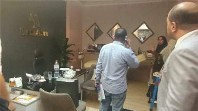 تديره سيدة تنتحل صفة طبيبة.. غلق وتشميع مركز تجميل شهير غير مرخص بقنا