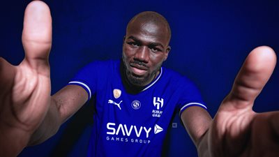 كوليبالي يصل الرياض تمهيدًا لإعلان انتقاله إلى الهلال السعودي | فيديو