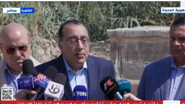 رئيس الوزراء في جولة