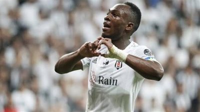 اللاعب على أعتاب الرحيل.. الكشف عن آخر تطورات مفاوضات الأهلي مع موليكا 