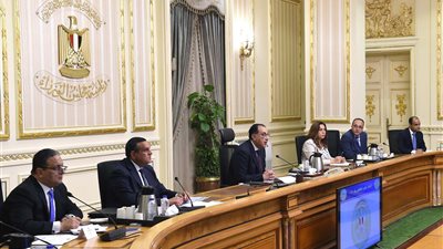 رئيس الوزراء يكلف بتوفير اللحوم والأضاحي والسلع خلال أيام العيد وتشكيل غرفة عمليات بالمحافظات