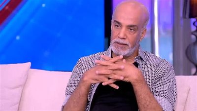 سليمان عيد: وأنا صغير كانوا مسميني العندليب.. وحبيت واحدة وسابتني عشان شعري 