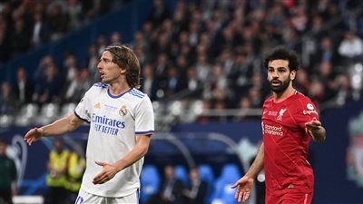 على رأسهم صلاح.. 5 لاعبين يشاركون مودريتش رحلة مطاردة البطولات الكبرى