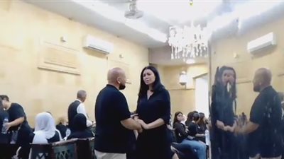 محمد السعدني يرد الجميل لـ أروى جودة ويترك عزاء والدته ويذهب لمواساتها في عزاء والدها