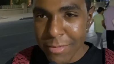 شاب بالأقصر بعد إهدائه بورتريه لـ جوارديولا بمعبد الكرنك: كان فرحان بالرسمة وشكرني عليها | بث مباشر