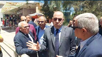 وزير الإسكان يتفقد أعمال التطهير للممر المائي بين محطة القنطرة غرب والرسوة