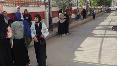 تعليم البحيرة: طلاب الثانوية أدوا امتحان مادتي الكيمياء والجغرافيا دون شكاوى