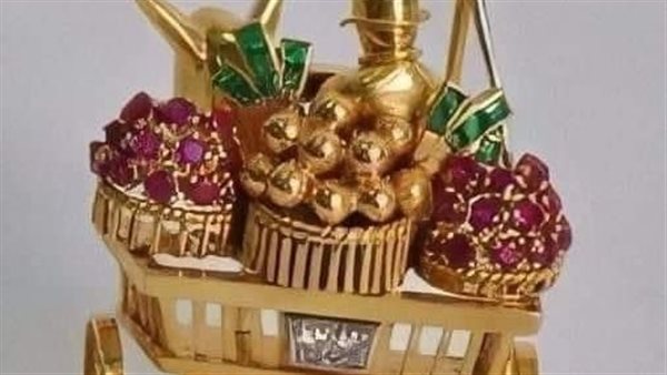 دبوس صدر للأسرة العلوية