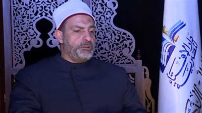 أمين الفتوى يوضح حكم مس المصحف والصيام للحائض