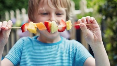 أطعمة صحية قدميها للطفل في فصل الصيف
