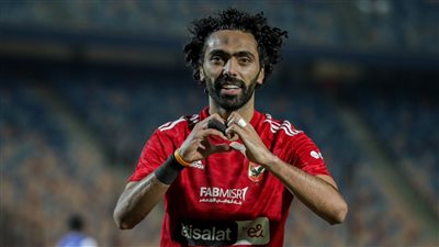 حسين الشحات: فوجئت بحضور والدتي تجديد عقدي.. وأبلغت مسئولي الأهلي بالرحيل في هذه الحالة