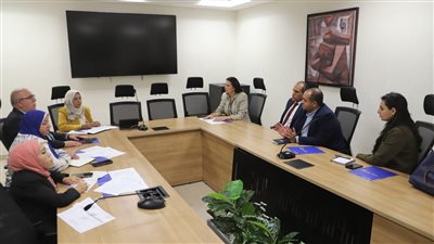 العمل تبحث سبل تعزيز التعاون لتدريب وتأهيل الشباب وذوي الهمم