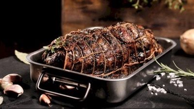 طريقة شوي اللحمة في فرن البوتاجاز بـ 4 حيل بسيطة تغنيكِ عن الشواية